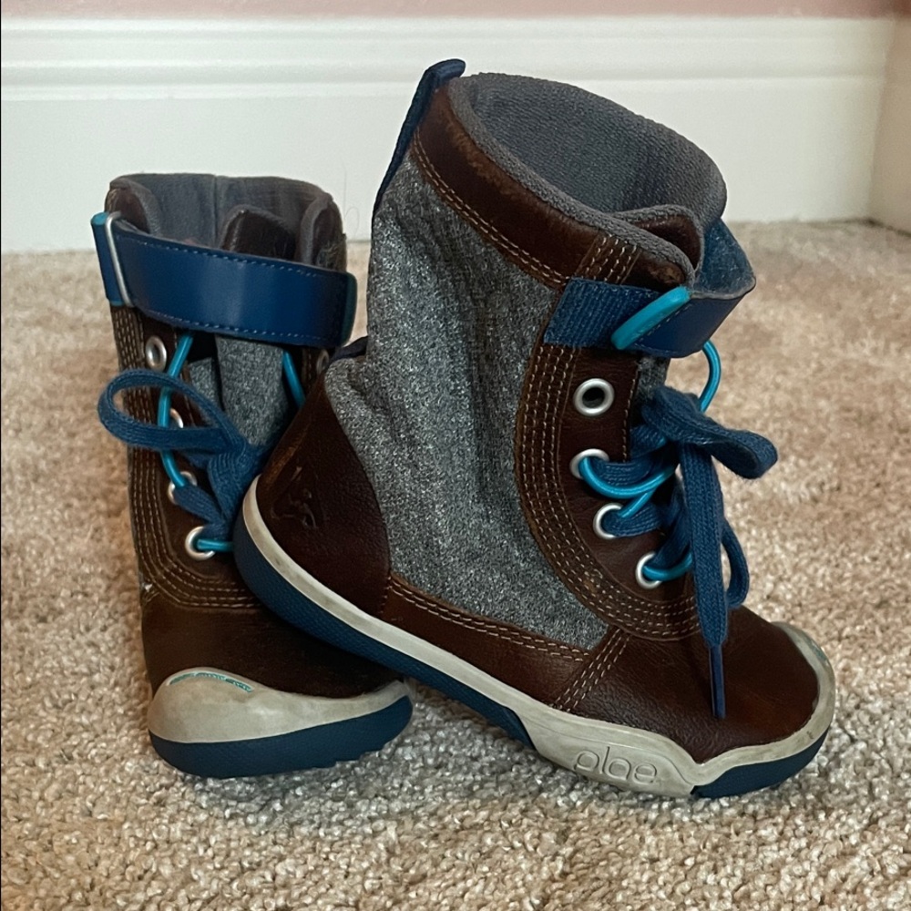 Plae Noel Waterproof Hiking Boots – Toddler Size 8